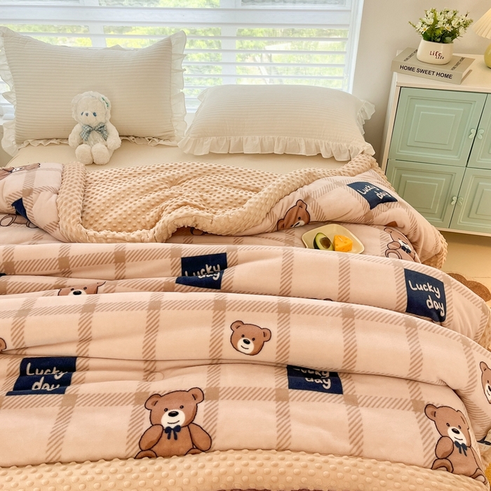 91家纺网 家纺一手货源 找家纺 默忆 2025新款牛奶绒豆豆被被子被芯 格子熊