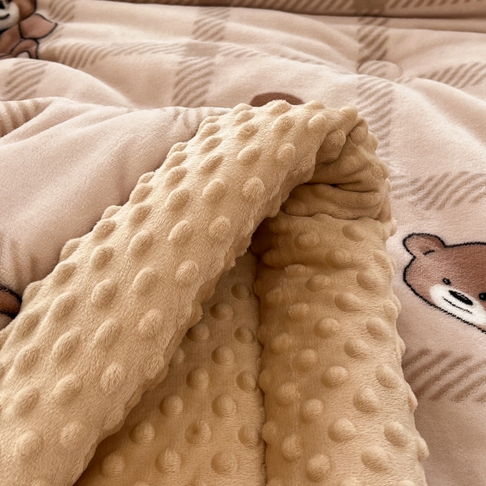 91家纺网 家纺一手货源 找家纺 默忆 2025新款牛奶绒豆豆被被子被芯 格子熊