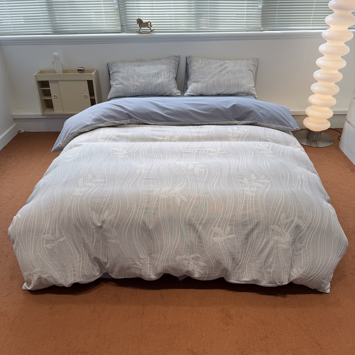 91家纺网 家纺一手货源 找家纺 慕尚家纺 2025新款全棉空气立体提花磨毛四件套 线条-白蓝