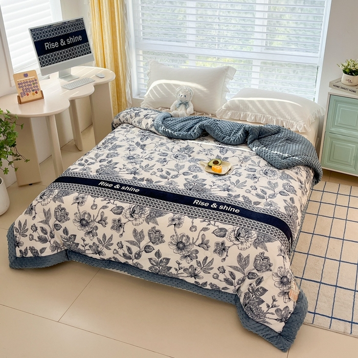 91家纺网 家纺一手货源 找家纺 默忆 2025新款牛奶绒豆豆被被子被芯 青花瓷