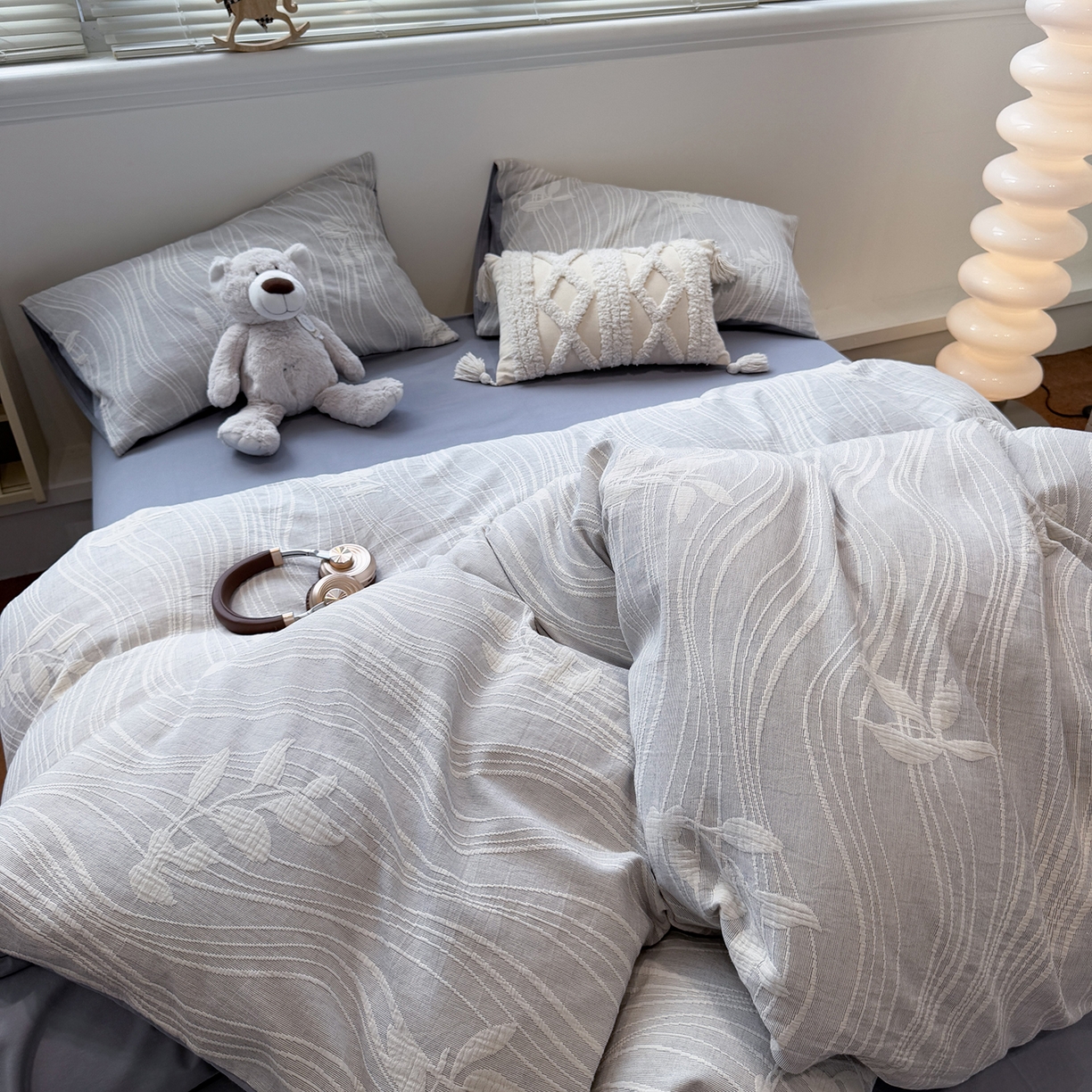 91家纺网 家纺一手货源 找家纺 慕尚家纺 2025新款全棉空气立体提花磨毛四件套 线条-白蓝