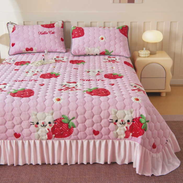 91家纺网 家纺一手货源 找家纺 情煊家纺 2025新款简约加厚A类牛奶绒夹棉印花床盖 童真