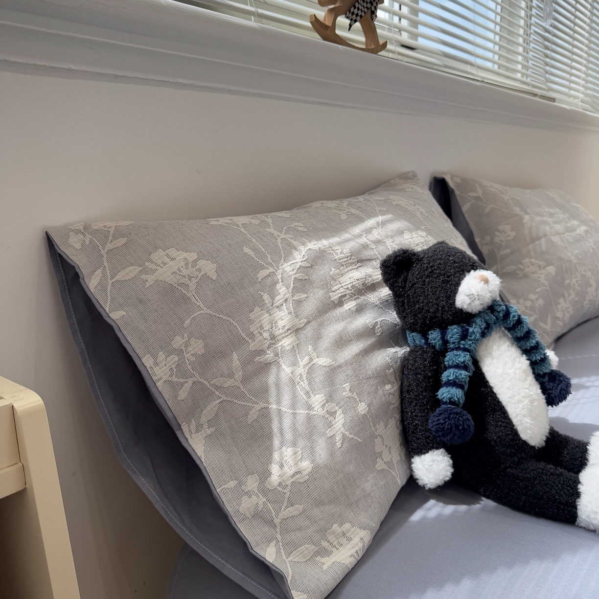 91家纺网 家纺一手货源 找家纺 慕尚家纺 2025新款全棉空气立体提花磨毛四件套 烟花-灰蓝