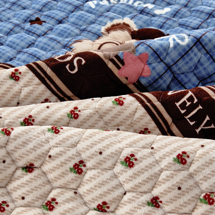 91家纺网 家纺一手货源 找家纺 情煊家纺 2025新款简约加厚A类牛奶绒夹棉印花床盖 西高地