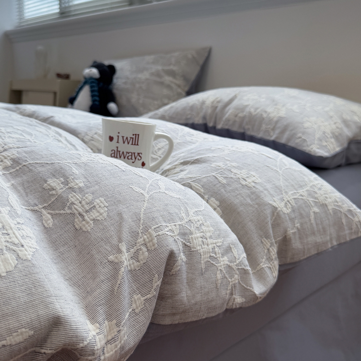 91家纺网 家纺一手货源 找家纺 慕尚家纺 2025新款全棉空气立体提花磨毛四件套 烟花-灰蓝