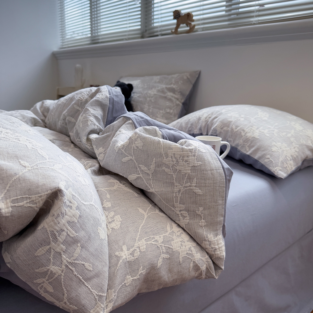 91家纺网 家纺一手货源 找家纺 慕尚家纺 2025新款全棉空气立体提花磨毛四件套 烟花-灰蓝