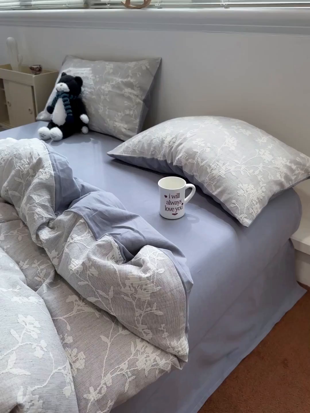 91家纺网 家纺一手货源 找家纺 慕尚家纺 2025新款全棉空气立体提花磨毛四件套 烟花-灰蓝