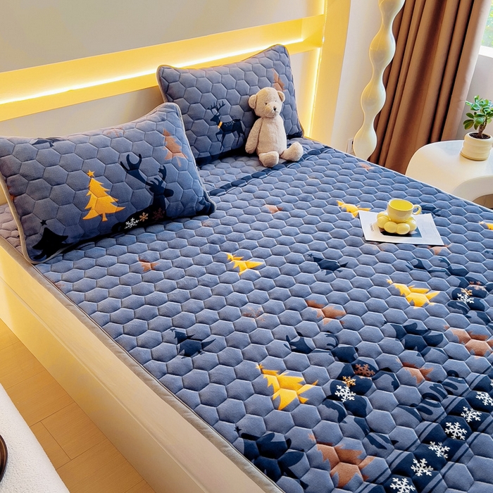 91家纺网 家纺一手货源 找家纺 （总）情煊家纺 2025新款A类牛奶绒印花夹棉床垫