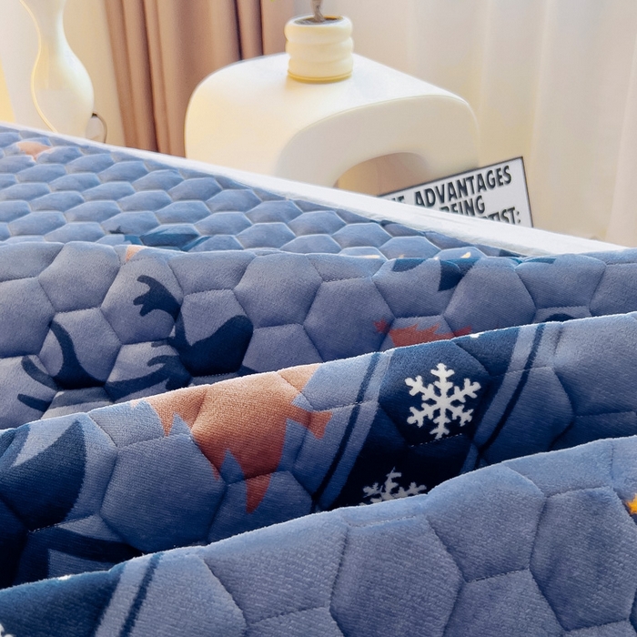 91家纺网 家纺一手货源 找家纺 （总）情煊家纺 2025新款A类牛奶绒印花夹棉床垫