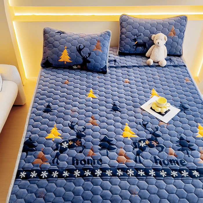 91家纺网 家纺一手货源 找家纺 （总）情煊家纺 2025新款A类牛奶绒印花夹棉床垫