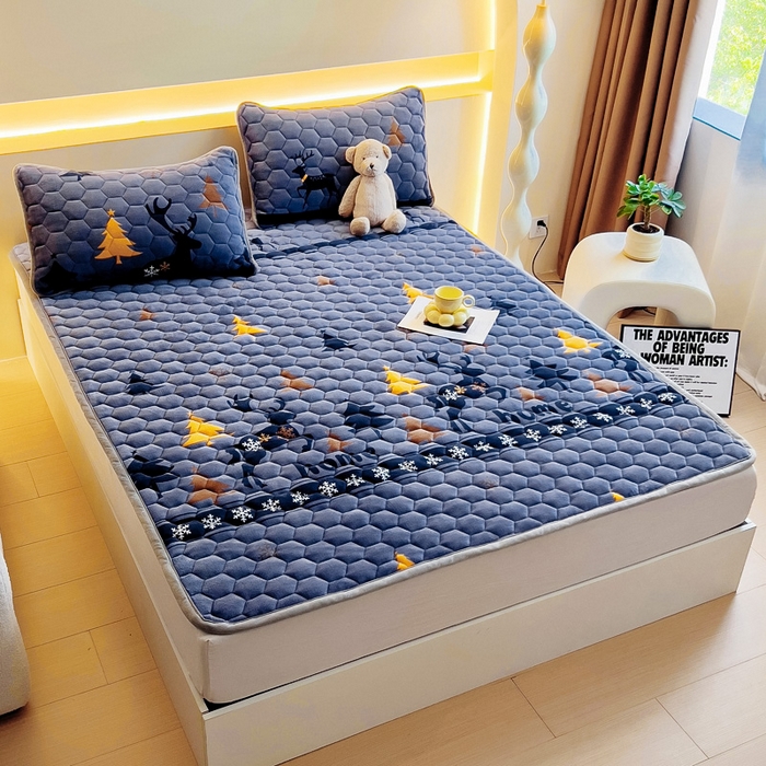 91家纺网 家纺一手货源 找家纺 （总）情煊家纺 2025新款A类牛奶绒印花夹棉床垫