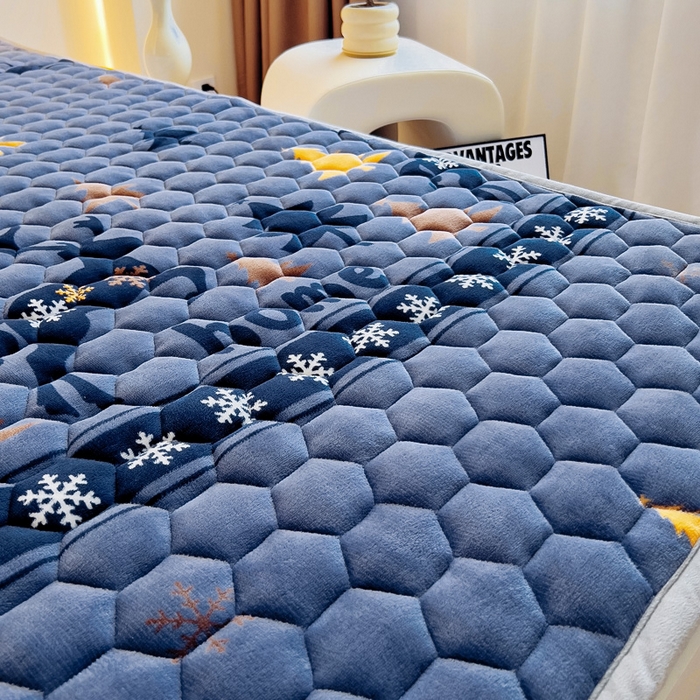 91家纺网 家纺一手货源 找家纺 （总）情煊家纺 2025新款A类牛奶绒印花夹棉床垫