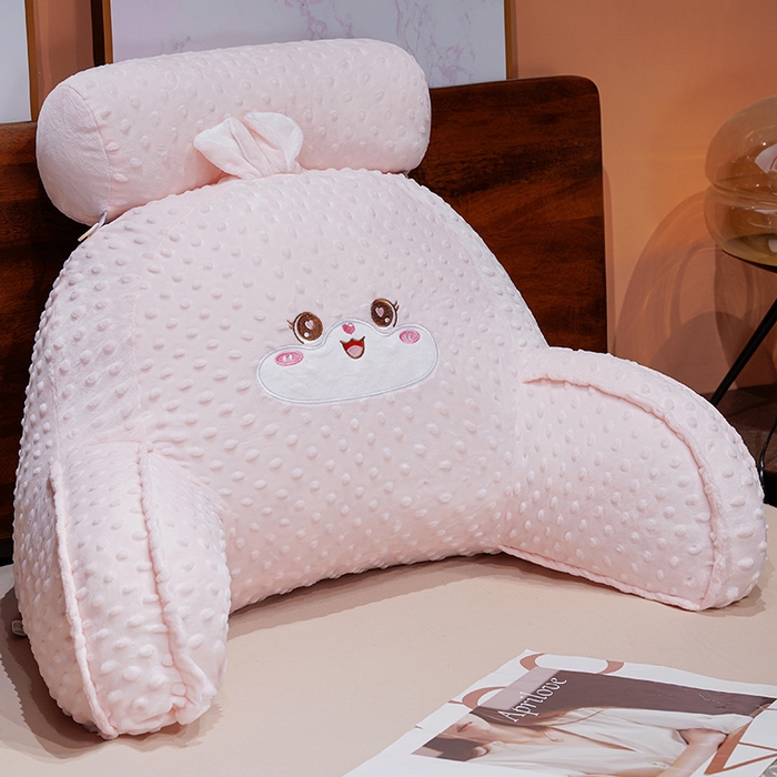 91家纺网 家纺一手货源 找家纺 （总）仟亿莱 2025新款卡通压泡豆豆绒拥抱式腰靠