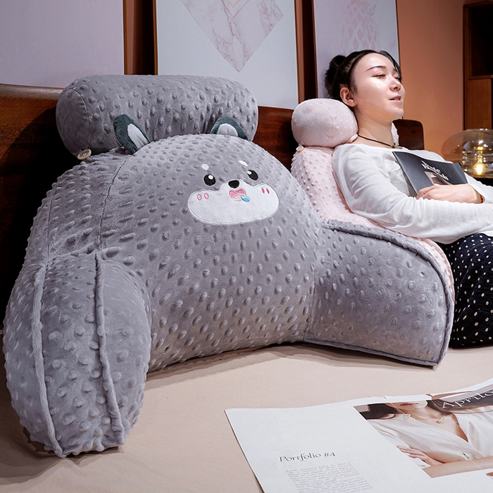 91家纺网 家纺一手货源 找家纺 （总）仟亿莱 2025新款卡通压泡豆豆绒拥抱式腰靠