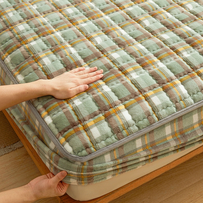 91家纺网 家纺一手货源 找家纺 （总）澳梵家居 2025新款无印风牛奶绒夹棉床笠