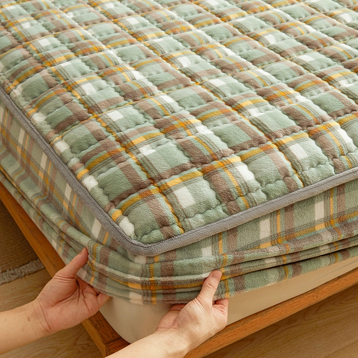 91家纺网 家纺一手货源 找家纺 （总）澳梵家居 2025新款无印风牛奶绒夹棉床笠