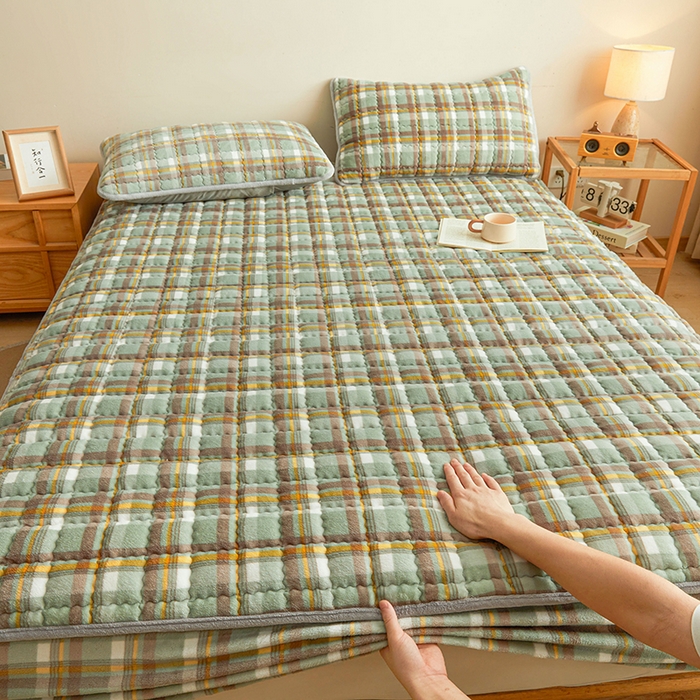 91家纺网 家纺一手货源 找家纺 （总）澳梵家居 2025新款无印风牛奶绒夹棉床笠