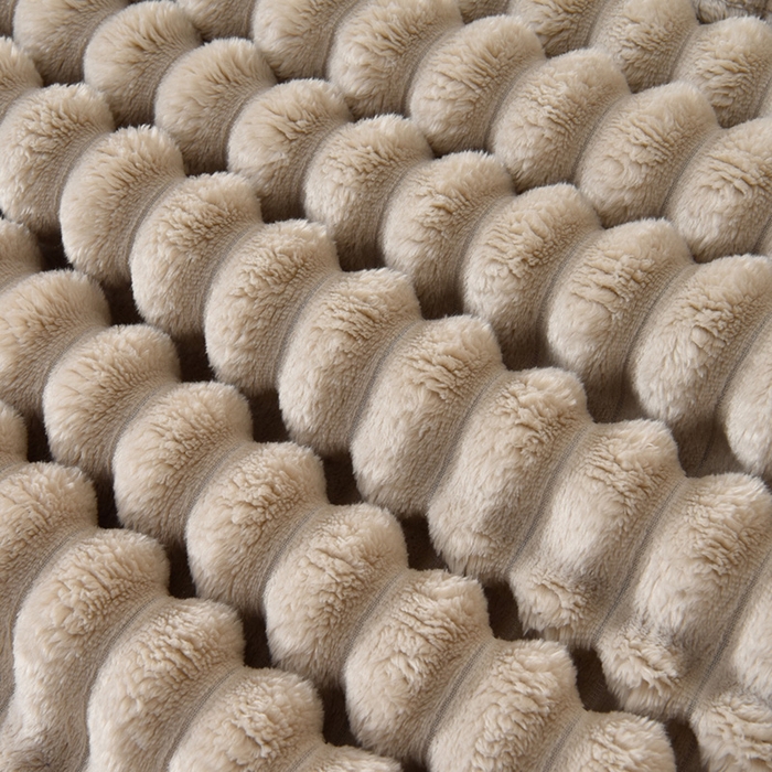 91家纺网 家纺一手货源 找家纺 圣楚家纺 2025秋冬新款保暖亲肤舒适牛奶绒抽条毛毯毯子 卡其