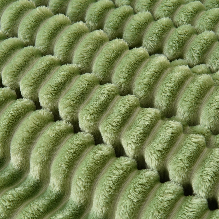 91家纺网 家纺一手货源 找家纺 圣楚家纺 2025秋冬新款保暖亲肤舒适牛奶绒抽条毛毯毯子 抹茶