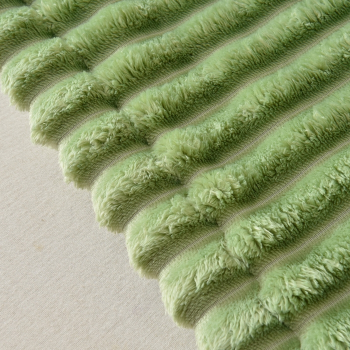 91家纺网 家纺一手货源 找家纺 圣楚家纺 2025秋冬新款保暖亲肤舒适牛奶绒抽条毛毯毯子 抹茶
