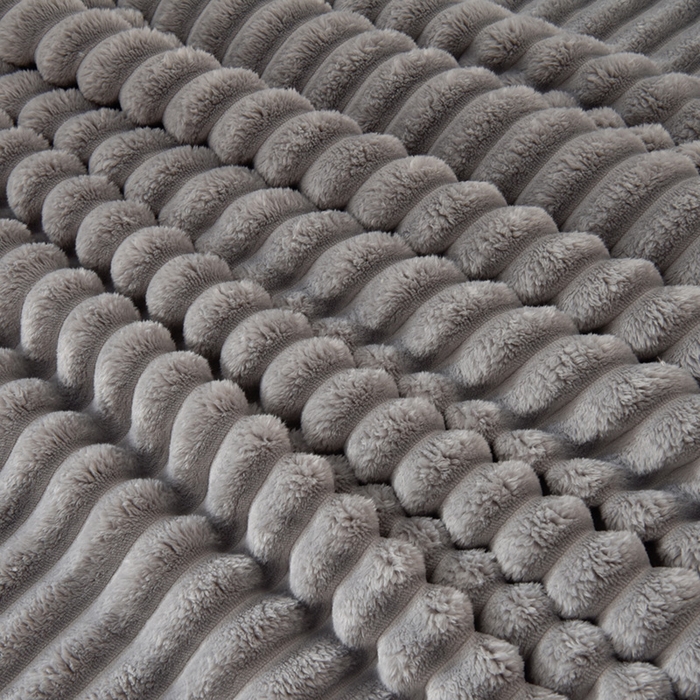 91家纺网 家纺一手货源 找家纺 （总）圣楚家纺 2025秋冬新款保暖亲肤舒适牛奶绒抽条毛毯毯子