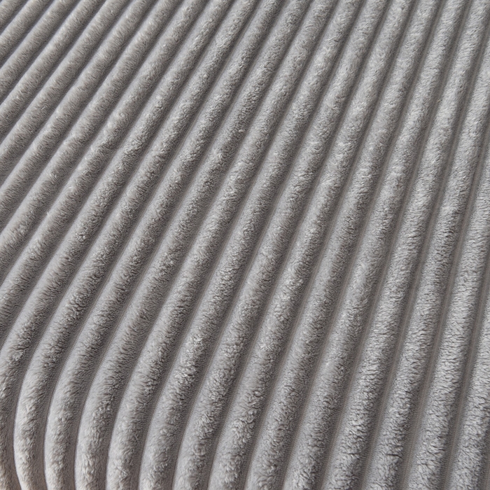 91家纺网 家纺一手货源 找家纺 圣楚家纺 2025秋冬新款保暖亲肤舒适牛奶绒抽条毛毯毯子 灰色