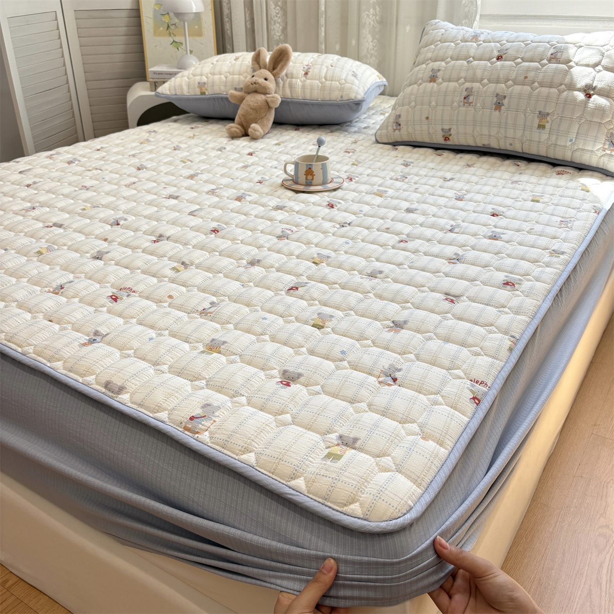 91家纺网 家纺一手货源 找家纺 （总）居眠 2025新款印花云感皱皱纱夹棉床笠