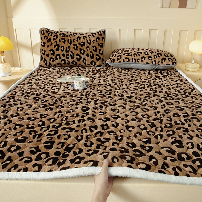 91家纺网 家纺一手货源 找家纺 （总）情煊家纺 2025新款A类牛奶绒印花夹棉床垫