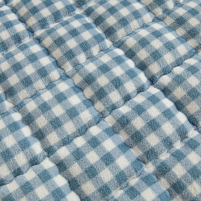 91家纺网 家纺一手货源 找家纺 澳梵家居 2025新款无印风牛奶绒夹棉床笠 浅蓝格纹