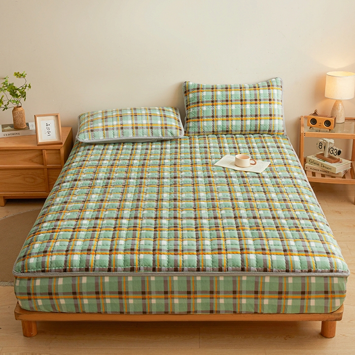 91家纺网 家纺一手货源 找家纺 澳梵家居 2025新款无印风牛奶绒夹棉床笠 青绿黄格纹