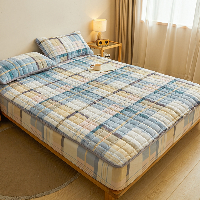 91家纺网 家纺一手货源 找家纺 澳梵家居 2025新款无印风牛奶绒夹棉床笠 雅致格调