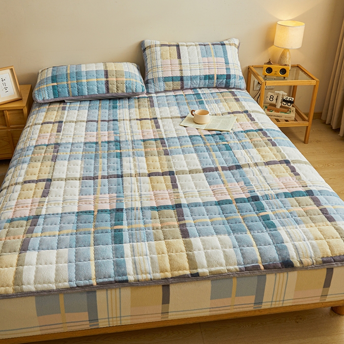 91家纺网 家纺一手货源 找家纺 澳梵家居 2025新款无印风牛奶绒夹棉床笠 雅致格调