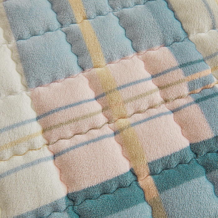 91家纺网 家纺一手货源 找家纺 澳梵家居 2025新款无印风牛奶绒夹棉床笠 雅致格调