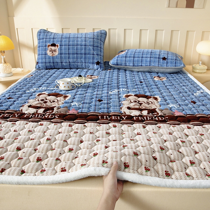 91家纺网 家纺一手货源 找家纺 （总）情煊家纺 2025新款A类牛奶绒印花夹棉床垫