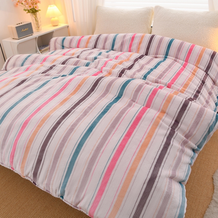 91家纺网 家纺一手货源 找家纺 （总）圣楚家纺 2025秋冬新款亲肤舒适暖心羊羔绒牛奶绒AB面冬被被子被芯