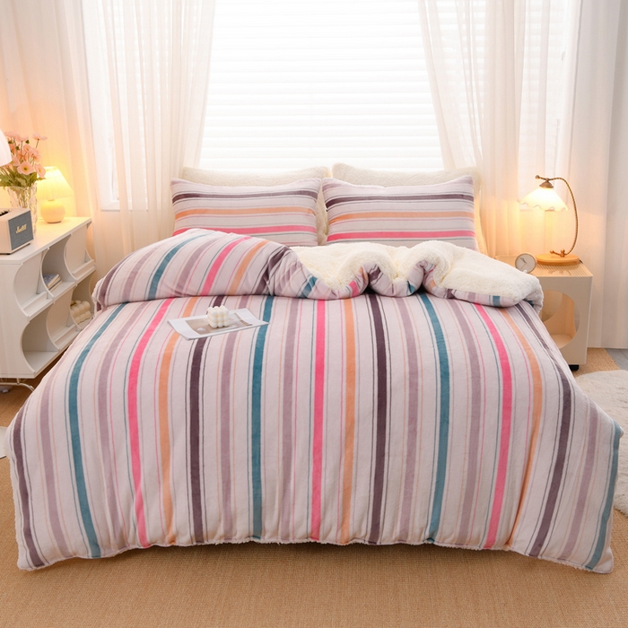 91家纺网 家纺一手货源 找家纺 （总）圣楚家纺 2025秋冬新款亲肤舒适暖心羊羔绒牛奶绒AB面冬被被子被芯