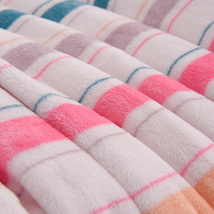 91家纺网 家纺一手货源 找家纺 圣楚家纺 2025秋冬新款亲肤舒适暖心羊羔绒牛奶绒AB面冬被被子被芯 彩虹