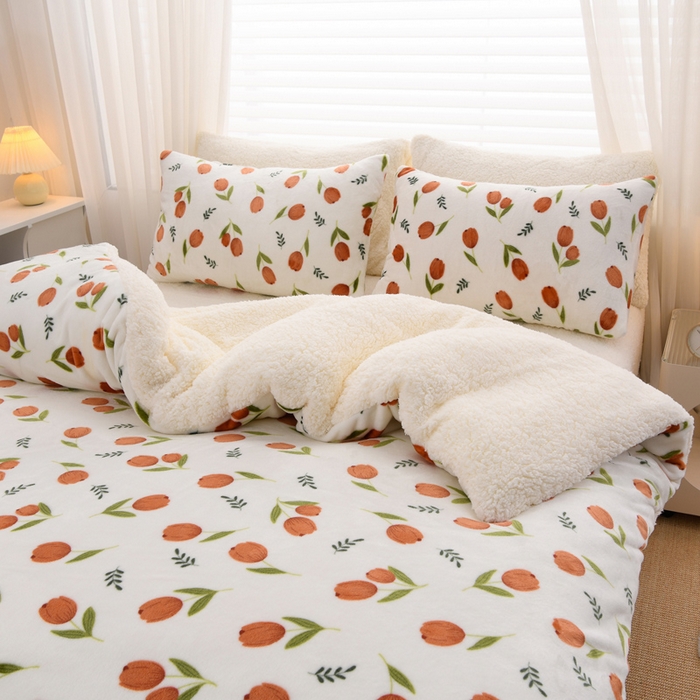 91家纺网 家纺一手货源 找家纺 圣楚家纺 2025秋冬新款亲肤舒适暖心羊羔绒牛奶绒AB面冬被被子被芯 伊人