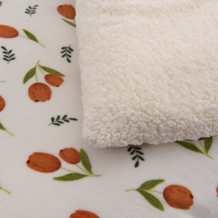 91家纺网 家纺一手货源 找家纺 圣楚家纺 2025秋冬新款亲肤舒适暖心羊羔绒牛奶绒AB面冬被被子被芯 伊人