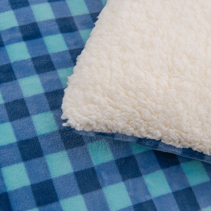 91家纺网 家纺一手货源 找家纺 圣楚家纺 2025秋冬新款亲肤舒适暖心羊羔绒牛奶绒AB面冬被被子被芯 蓝调