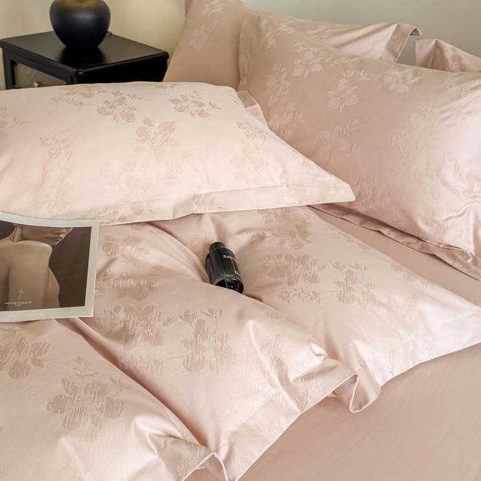 91家纺网 家纺一手货源 找家纺 （总）魅都 2025秋冬全棉厚织长绒棉磨毛立体浮雕提花四件套全棉四件套花香轻舞