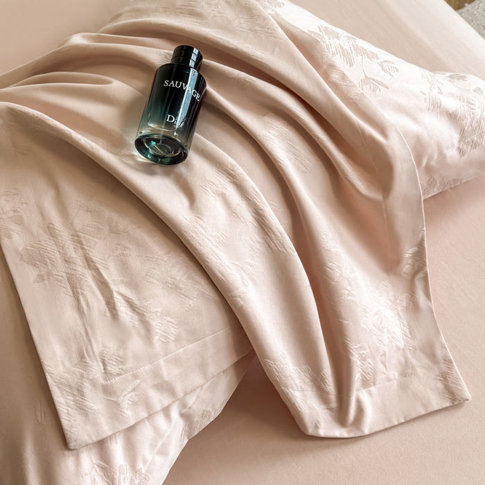 91家纺网 家纺一手货源 找家纺 （总）魅都 2025秋冬全棉厚织长绒棉磨毛立体浮雕提花四件套全棉四件套花香轻舞