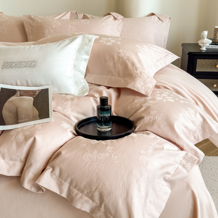 91家纺网 家纺一手货源 找家纺 （总）魅都 2025秋冬全棉厚织长绒棉磨毛立体浮雕提花四件套全棉四件套花香轻舞