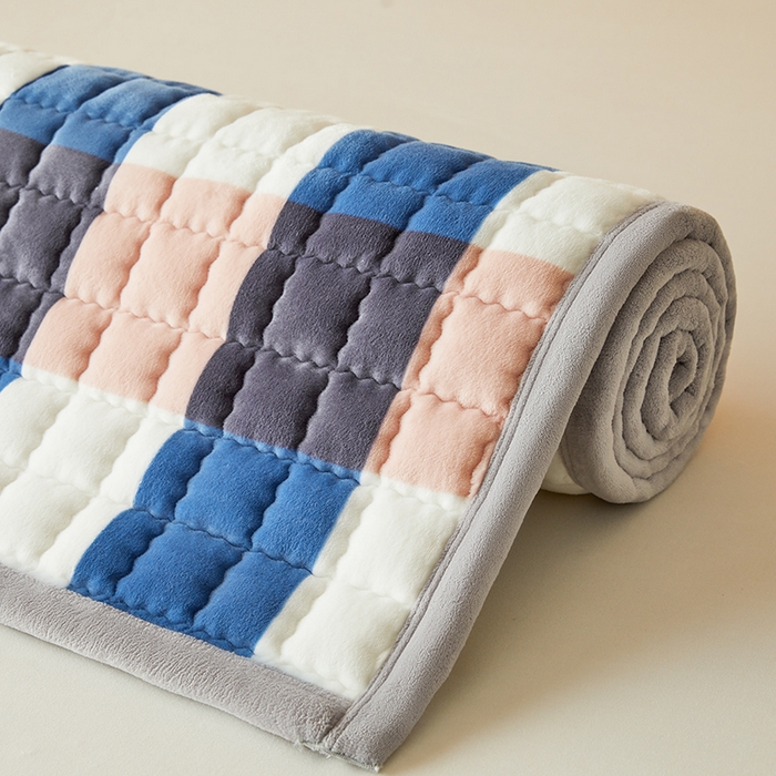 91家纺网 家纺一手货源 找家纺 （总）澳梵家居 2025新款无印风牛奶绒夹棉床护垫