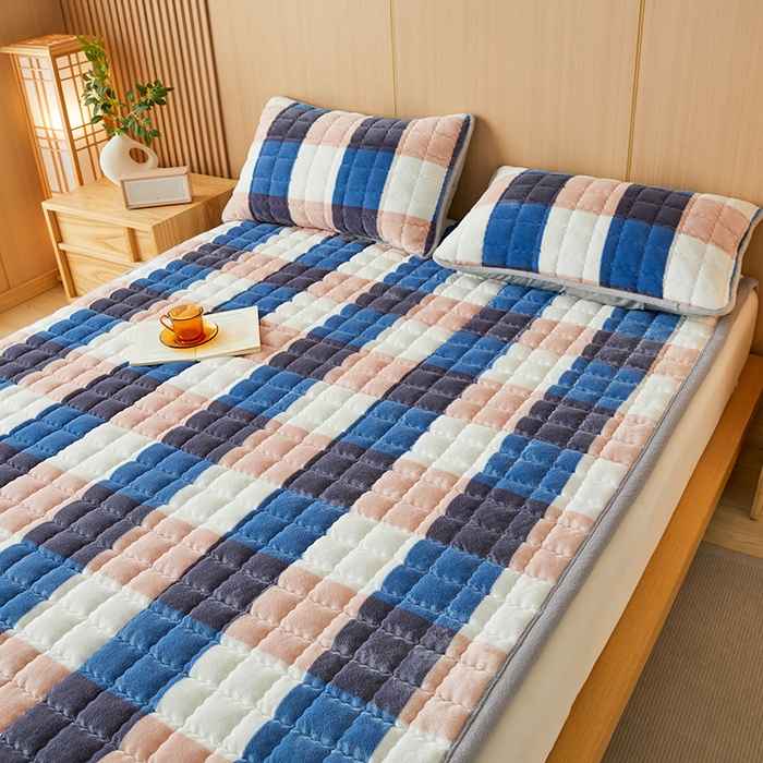 91家纺网 家纺一手货源 找家纺 （总）澳梵家居 2025新款无印风牛奶绒夹棉床护垫