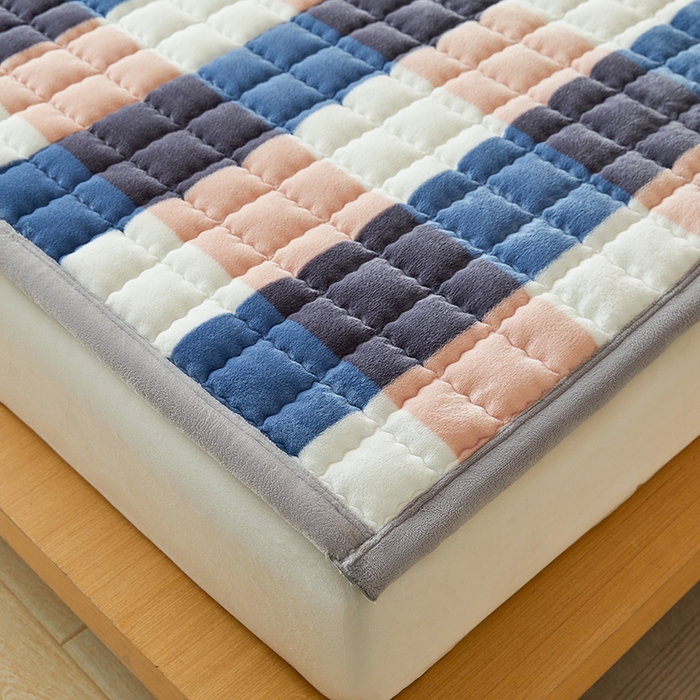 91家纺网 家纺一手货源 找家纺 （总）澳梵家居 2025新款无印风牛奶绒夹棉床护垫