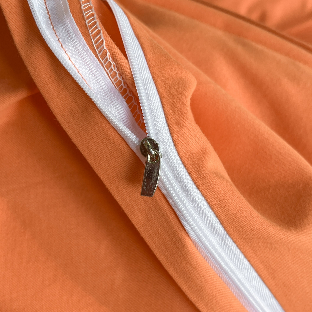 91家纺网 家纺一手货源 找家纺 博纳家纺 2025新款纯棉磨毛绣花四件套--花丽影系列 花丽影-爱玛橙