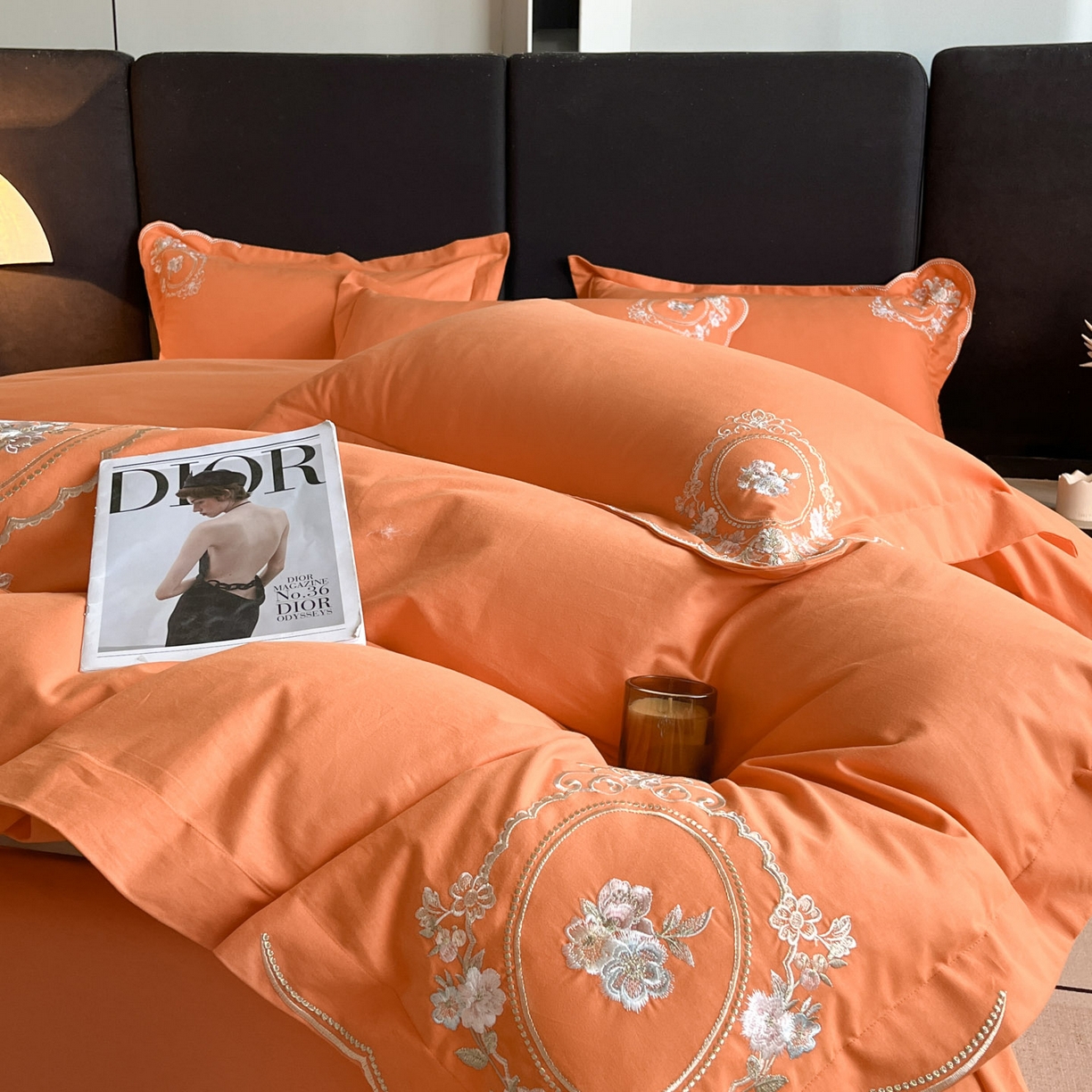 91家纺网 家纺一手货源 找家纺 博纳家纺 2025新款纯棉磨毛绣花四件套--花丽影系列 花丽影-爱玛橙