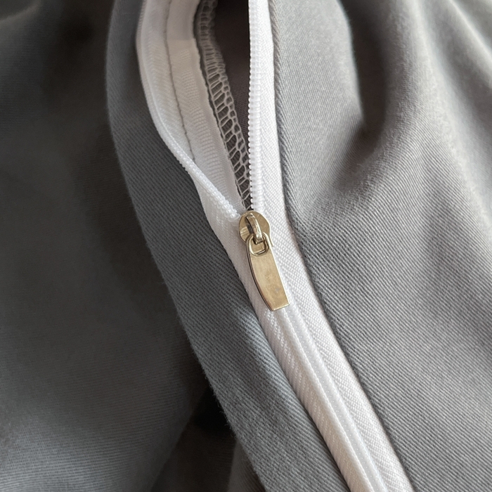 91家纺网 家纺一手货源 找家纺 博纳家纺 2025新款纯棉磨毛绣花四件套--花丽影系列 花丽影-高级灰