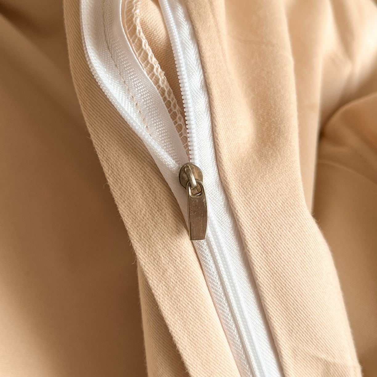 91家纺网 家纺一手货源 找家纺 博纳家纺 2025新款纯棉磨毛绣花四件套--花丽影系列 花丽影-香槟